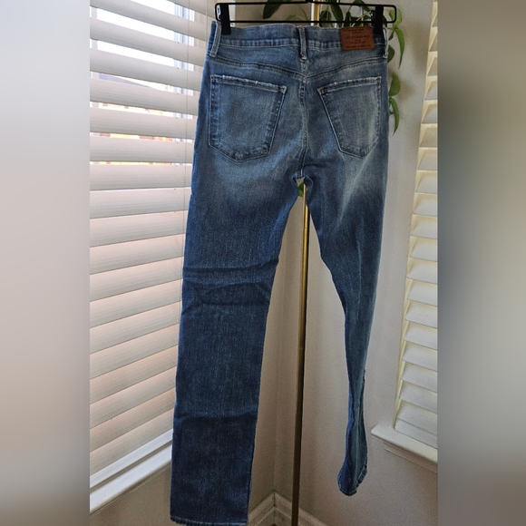 Lucky Brand Blue Straight Leg Jeans Classic Style - Picture 2 of 8